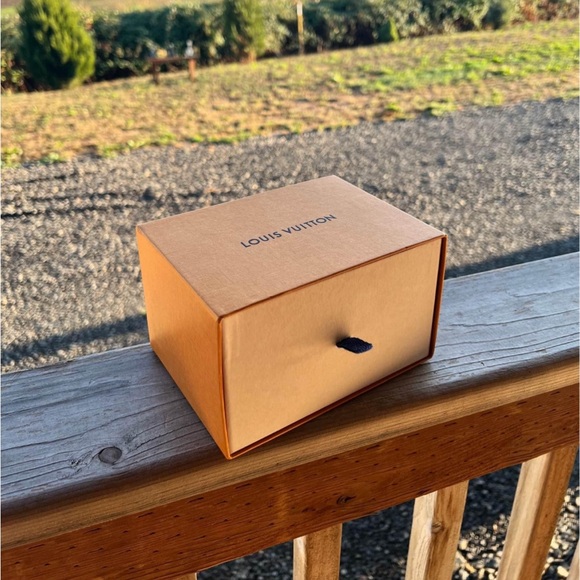 Louis Vuitton 1854 Charm - Picture 5 of 6